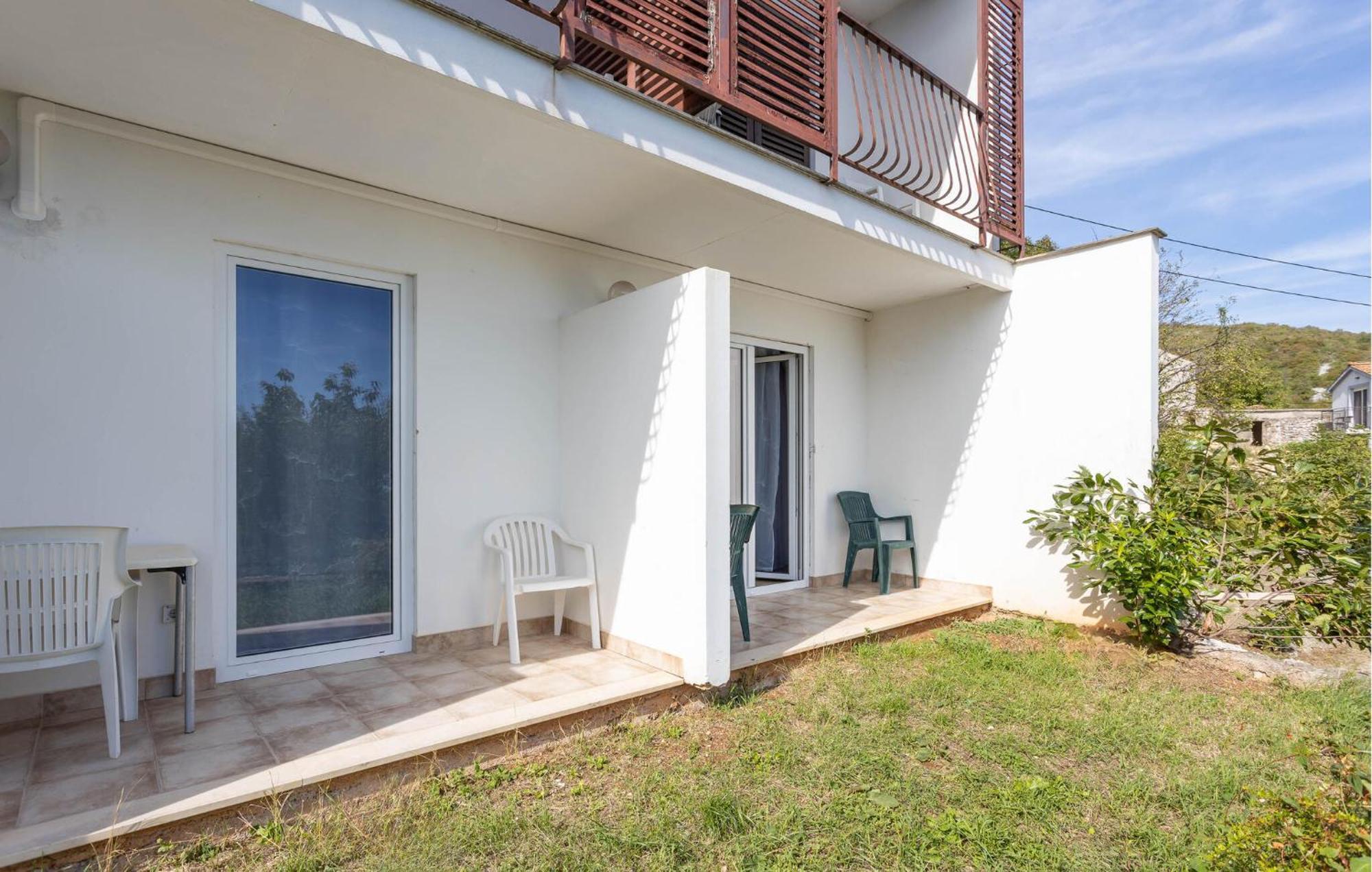 Gorgeous Apartment In Brsec With Kitchen Exterior foto